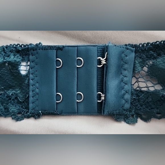 New SHEIN Blue Lace Push Up Bra and Matching Panties - Picture 4 of 7